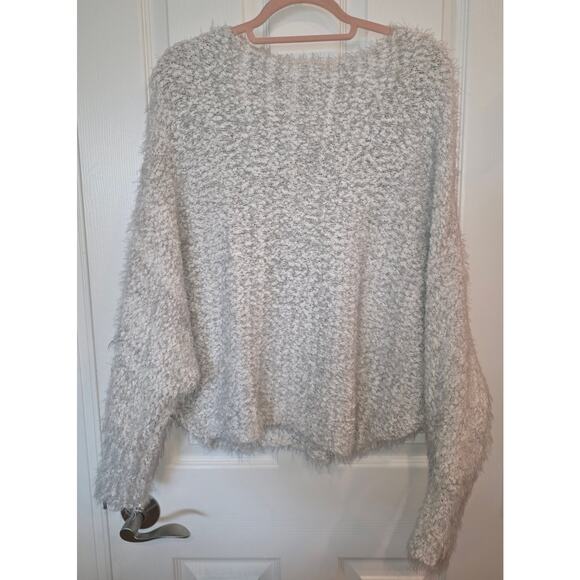 Ecote Urban Outfitters Soft White Gray Eyelash Round Neck Sweater Size Large EUC - Picture 2 of 4